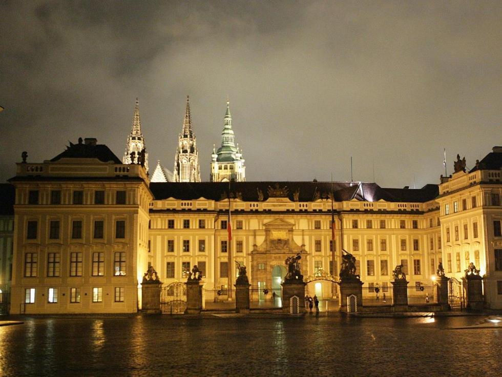 The Bookhouse, 5-Bedroom Residence By Prague Castle المظهر الخارجي الصورة