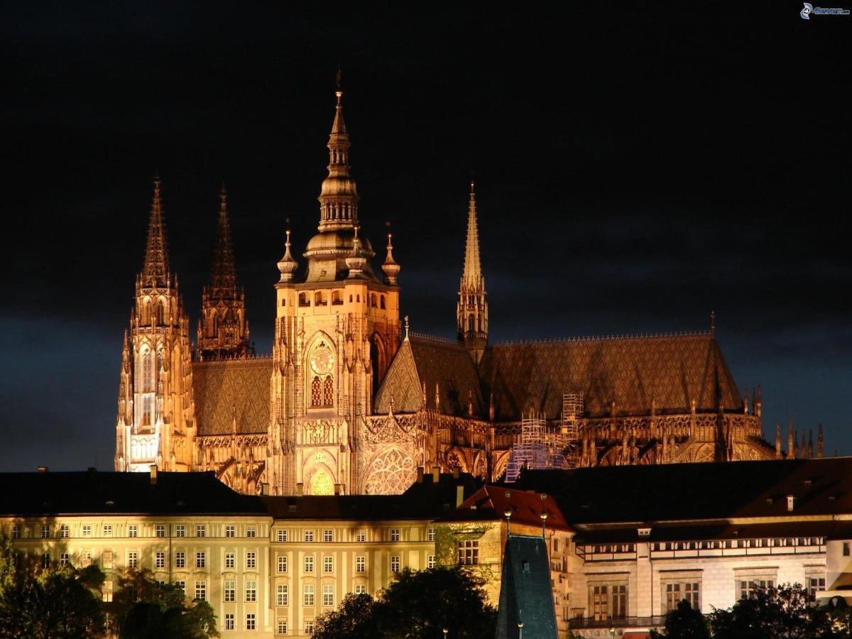 The Bookhouse, 5-Bedroom Residence By Prague Castle المظهر الخارجي الصورة