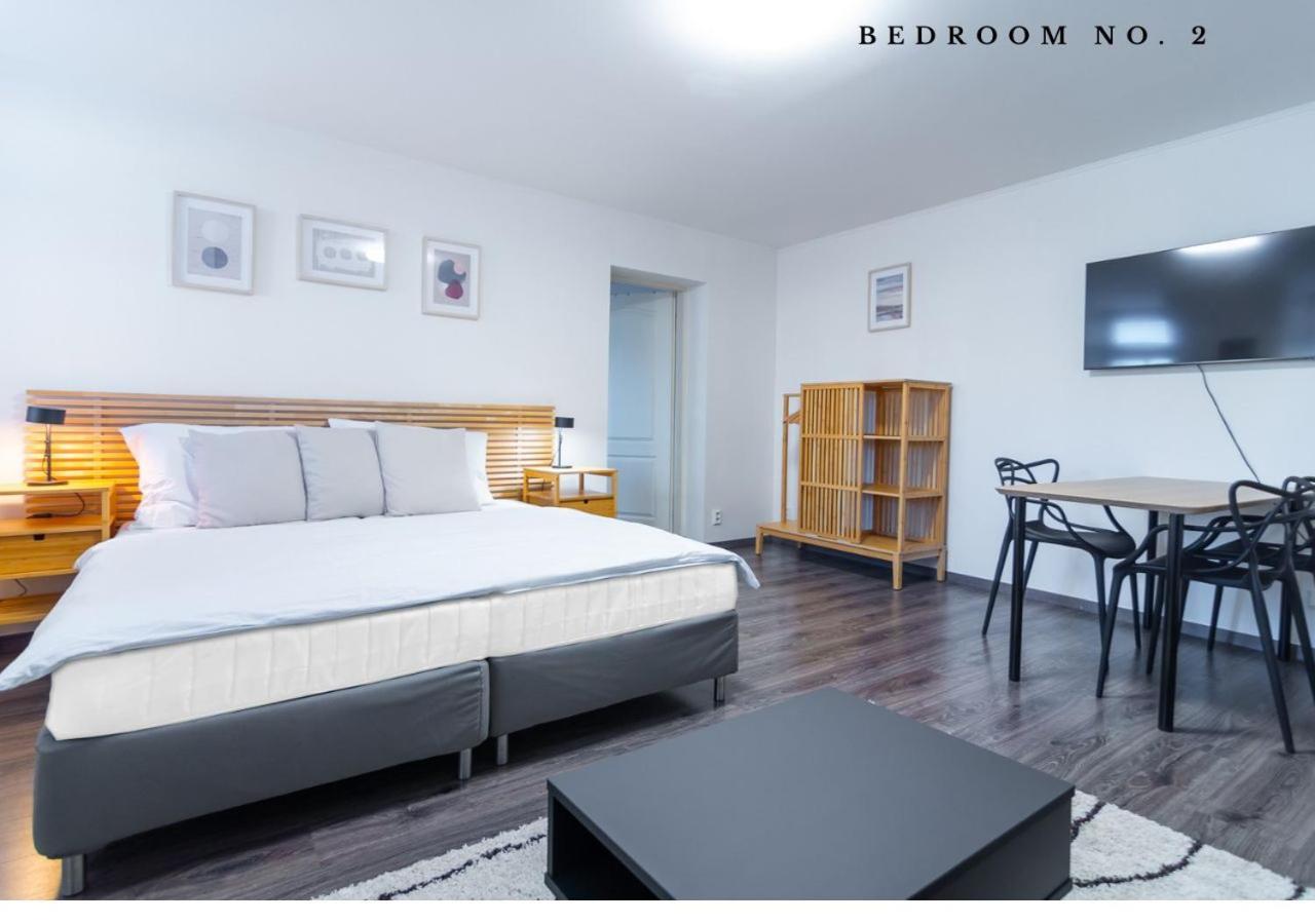 The Bookhouse, 5-Bedroom Residence By Prague Castle المظهر الخارجي الصورة