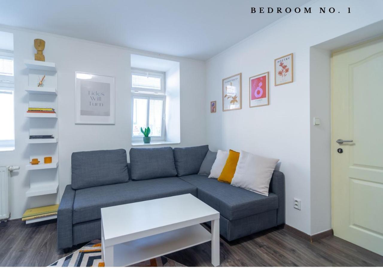 The Bookhouse, 5-Bedroom Residence By Prague Castle المظهر الخارجي الصورة