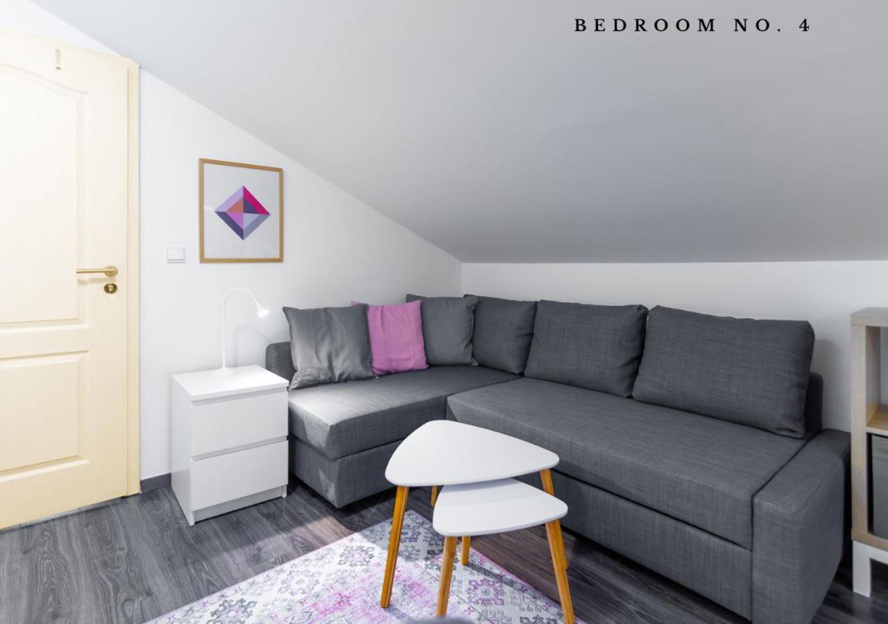 The Bookhouse, 5-Bedroom Residence By Prague Castle المظهر الخارجي الصورة