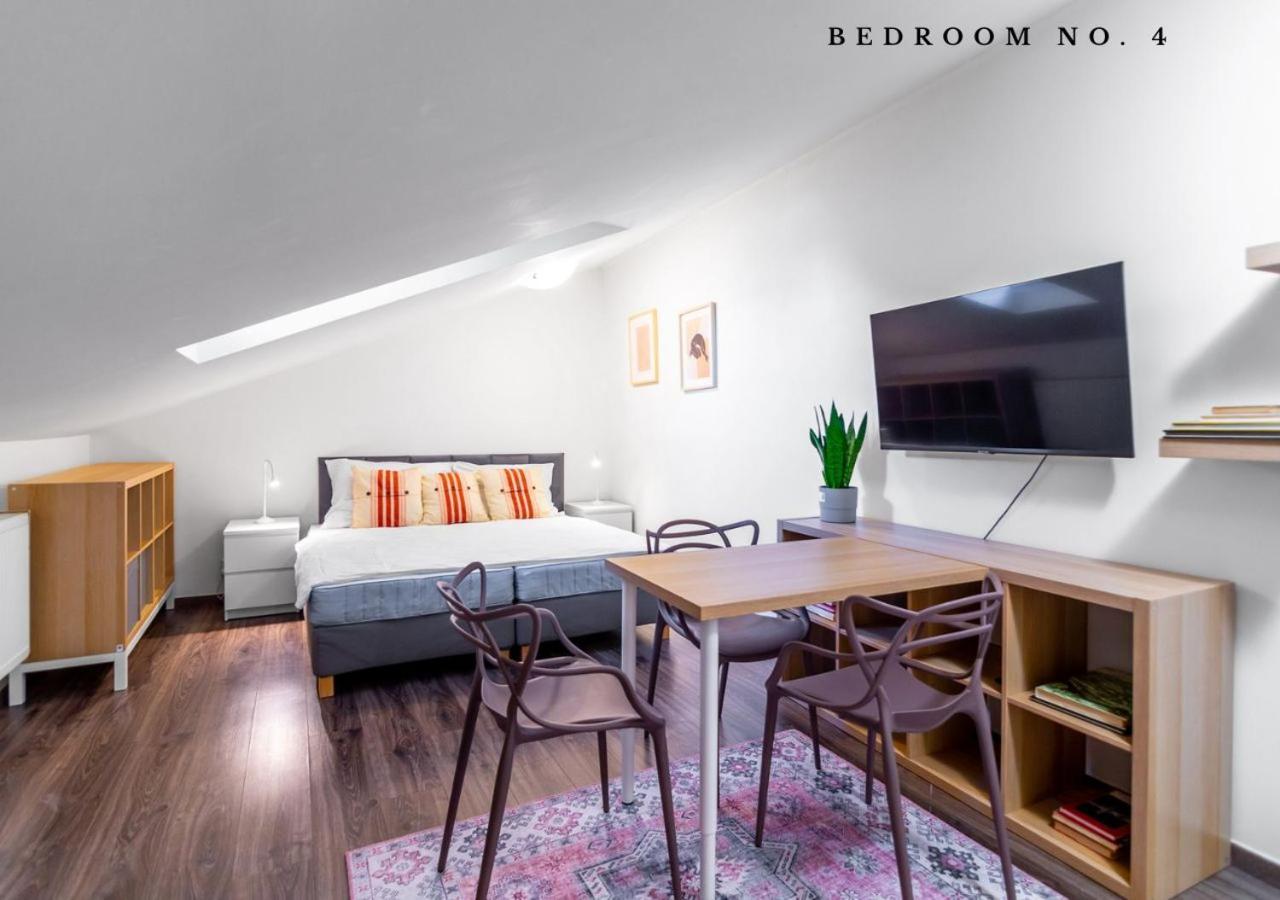 The Bookhouse, 5-Bedroom Residence By Prague Castle المظهر الخارجي الصورة