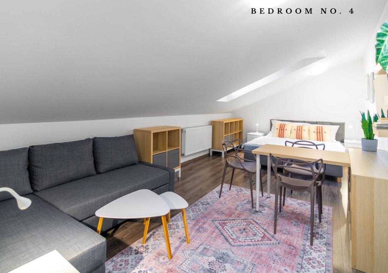The Bookhouse, 5-Bedroom Residence By Prague Castle المظهر الخارجي الصورة